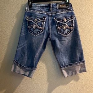 Miss Me Bermudas Size 28